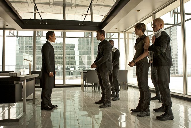 Die Bestimmung 2 - Insurgent - Filmfotos - Daniel Dae Kim, Theo James, Shailene Woodley
