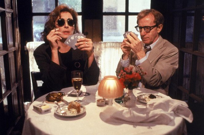 Tajemnica morderstwa na Manhattanie - Z filmu - Anjelica Huston, Woody Allen