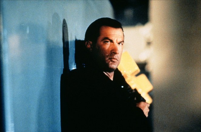 Piège en haute mer - Film - Steven Seagal