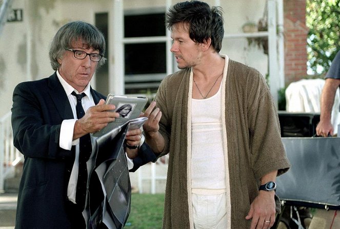 Extrañas Coincidencias - De la película - Dustin Hoffman, Mark Wahlberg