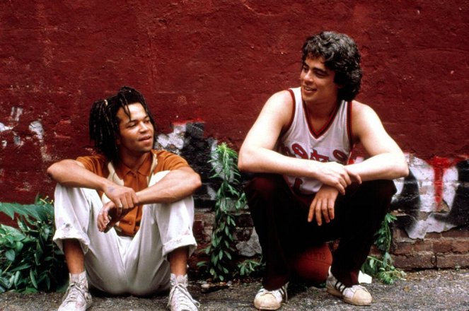 Basquiat - Taniec ze śmiercią - Z filmu - Jeffrey Wright, Benicio Del Toro