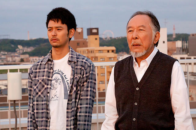 Una familia de Tokio - De la película - Satoshi Tsumabuki, 橋爪功