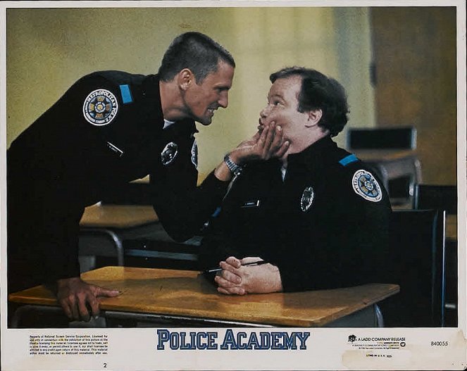 Akademia policyjna - Lobby karty - Brant von Hoffman, Donovan Scott