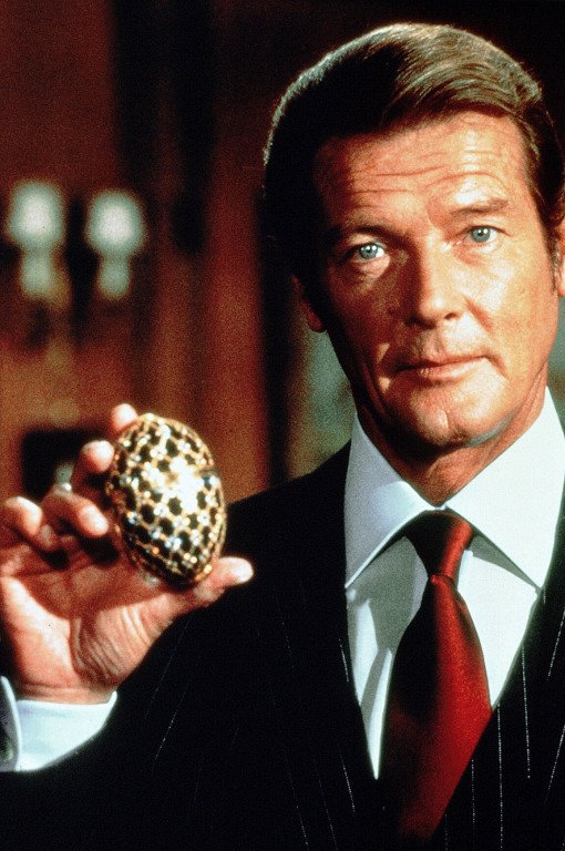 007 - Operação Tentáculo - De filmagens - Roger Moore