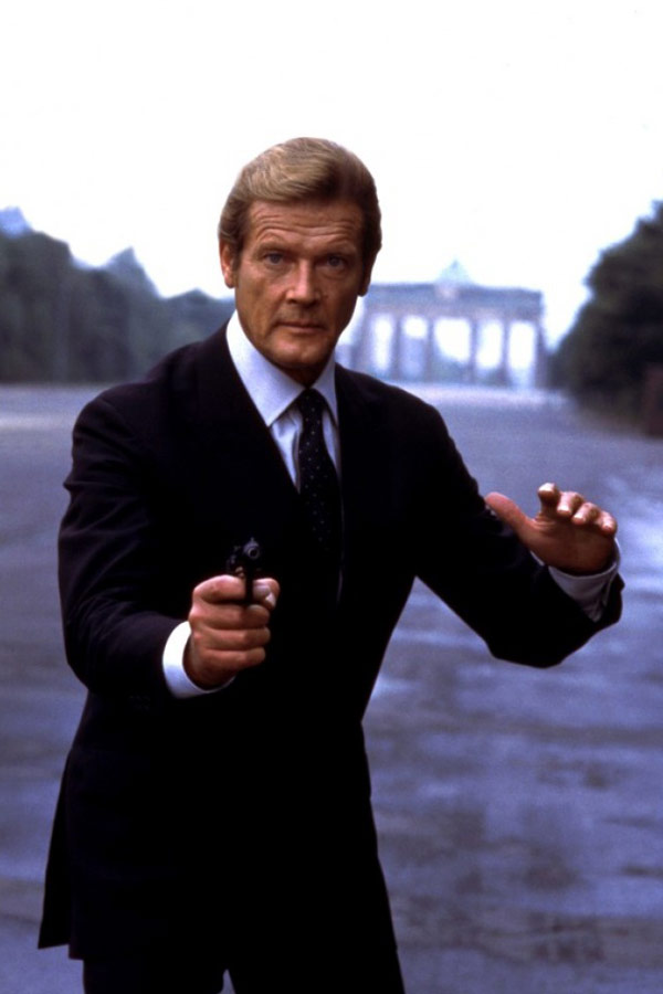 James Bond: Chobotnička - Promo - Roger Moore