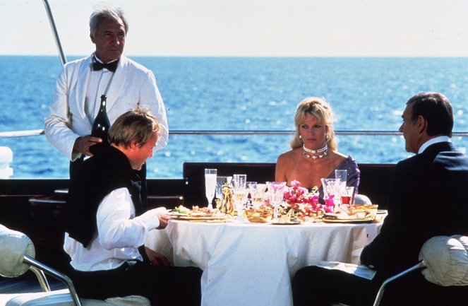 James Bond - Sag niemals nie - Filmfotos - Klaus Maria Brandauer, Kim Basinger, Sean Connery