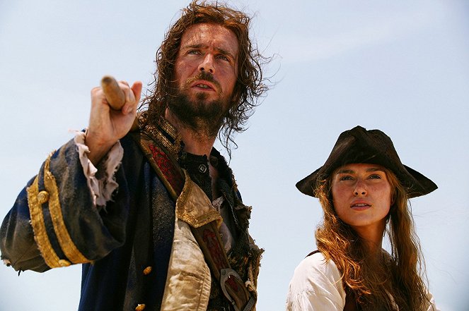 Piráti Karibiku: Truhlica mŕtveho muža - Z filmu - Jack Davenport, Keira Knightley