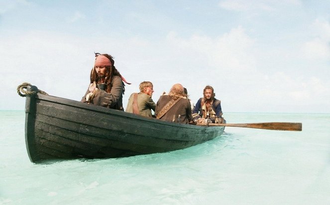 Piratas das Caraíbas - O Cofre do Homem Morto - Do filme - Johnny Depp, Mackenzie Crook, Jack Davenport