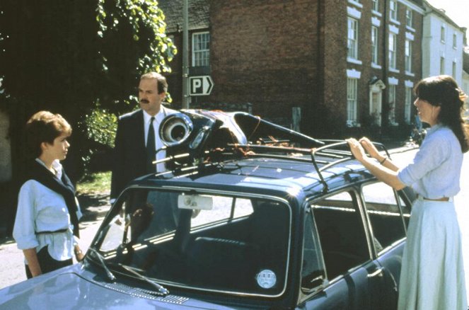 Clockwise - Filmfotók - John Cleese, Penelope Wilton