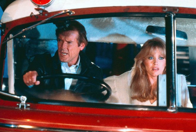 James Bond: Vyhliadka na smrť - Z filmu - Roger Moore, Tanya Roberts