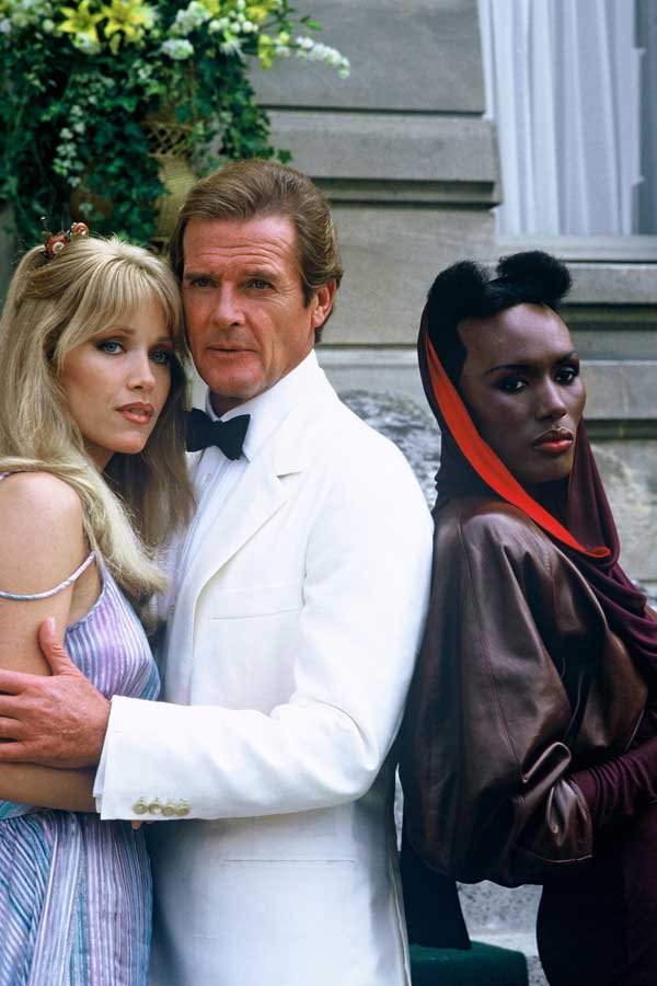 James Bond - Im Angesicht des Todes - Werbefoto - Tanya Roberts, Roger Moore, Grace Jones