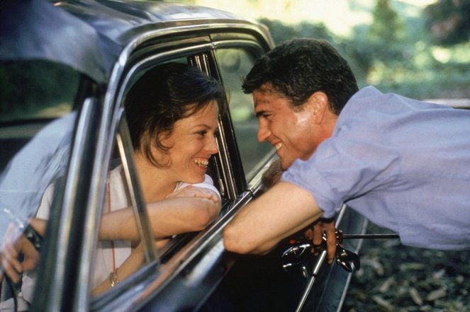 The Year of Living Dangerously - Z filmu - Sigourney Weaver, Mel Gibson