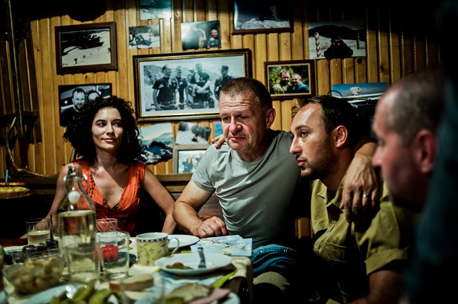 The Border - Episode 1 - Photos - Julia Pogrebinska, Miłogost Reczek, Piotr Miazga