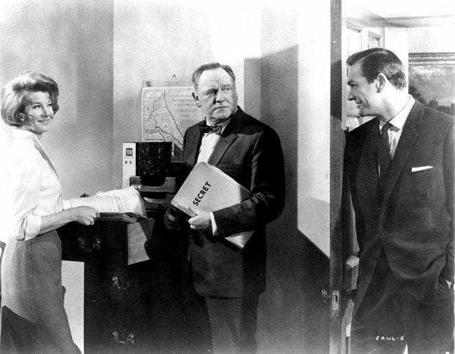 From Russia with Love - Photos - Lois Maxwell, Bernard Lee, Sean Connery