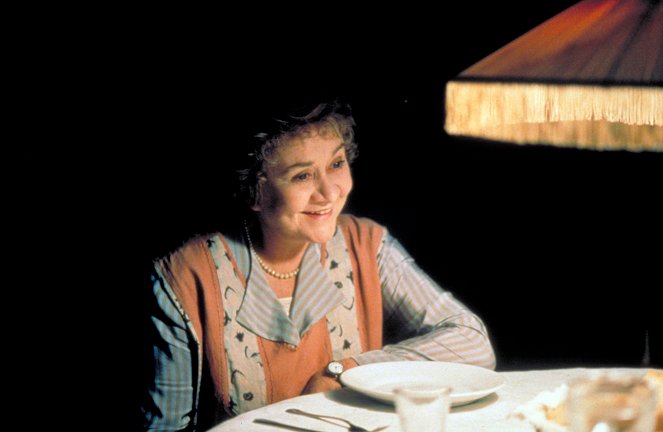 Tea Mussolinivel - Filmfotók - Joan Plowright