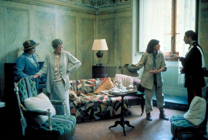 Tee mit Mussolini - Filmfotos - Joan Plowright, Maggie Smith, Lily Tomlin