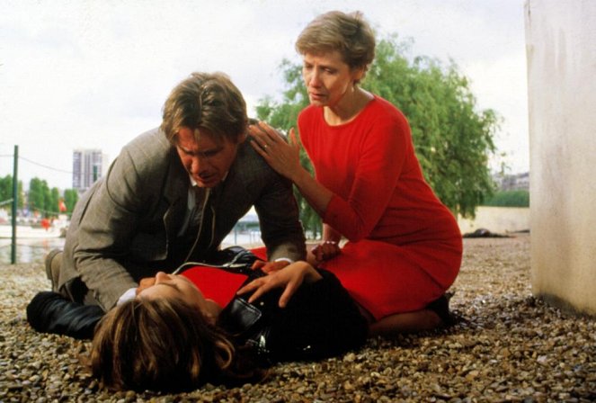 Buldog - Z filmu - Harrison Ford, Betty Buckley