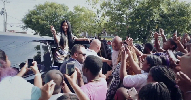Nicki Minaj: My Time Again - Van film