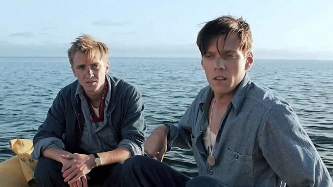 Perdidos en el Pacífico - De la película - Tom Felton, Jake Abel