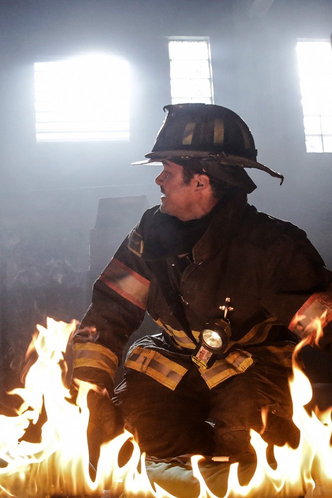 Chicago Fire - A Nuisance Call - Kuvat elokuvasta - Taylor Kinney
