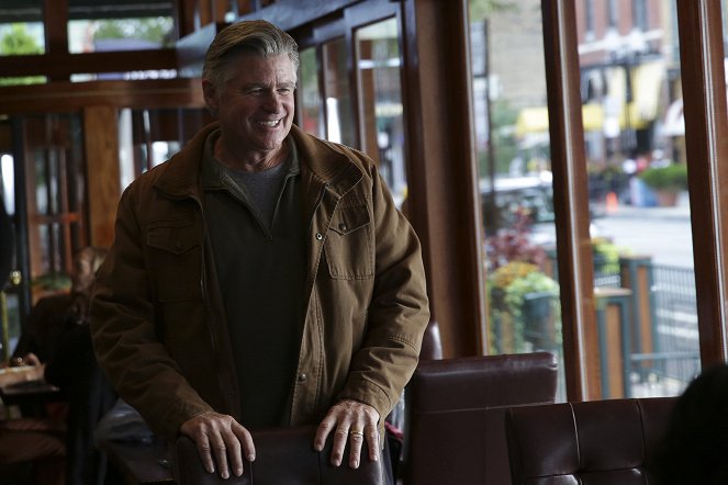 Chicago Fire - A Power Move - Photos - Treat Williams