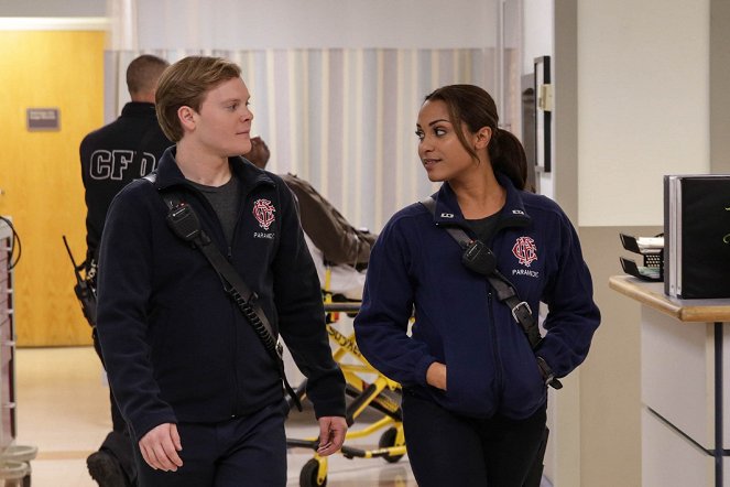 Chicago Fire - Donnant-donnant - Film - Alex Weisman, Monica Raymund