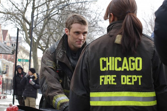 Chicago Fire - When Things Got Rough - Van film - Jesse Spencer