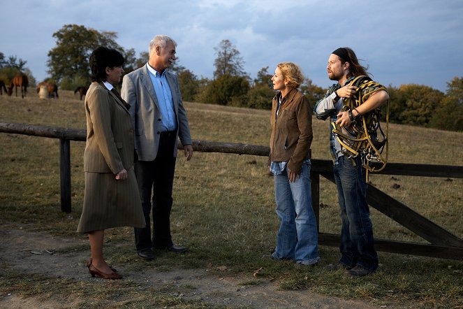 Znamení koně - Podezření - Filmfotók - Helena Čermáková, Karel Hegner, Vilma Cibulková, Richard Krajčo