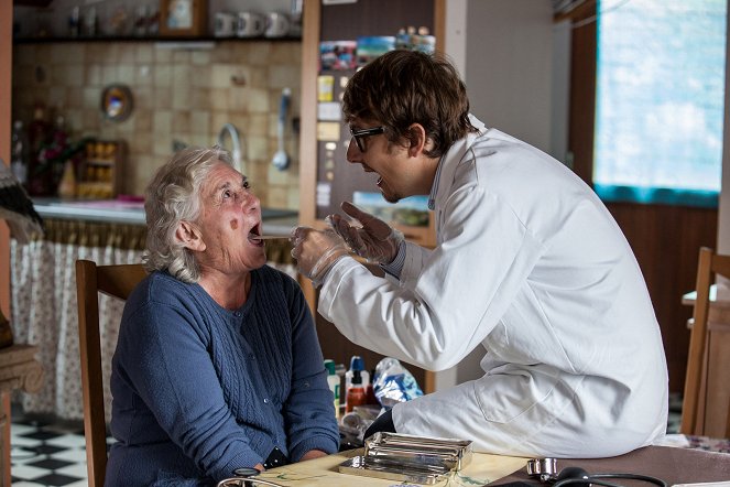 Un village presque parfait - Z filmu - Lorànt Deutsch