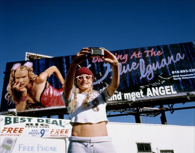 Dancing at the Blue Iguana - Photos - Daryl Hannah