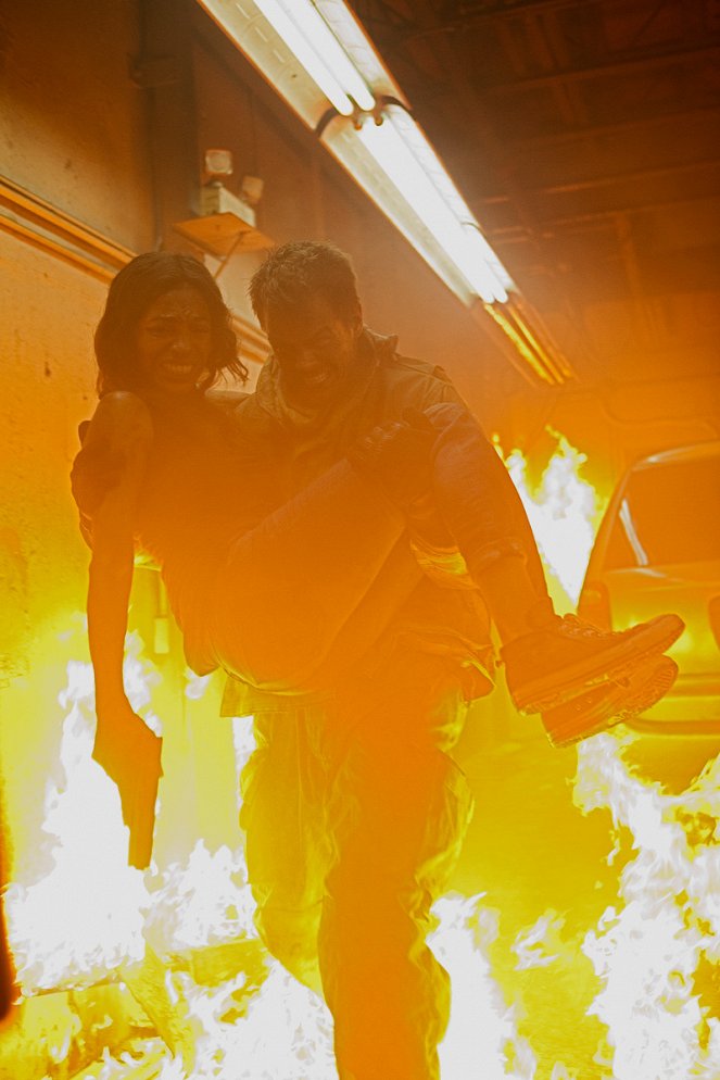 Fire with Fire – Rache folgt eigenen Regeln - Filmfotos - Rosario Dawson, Josh Duhamel