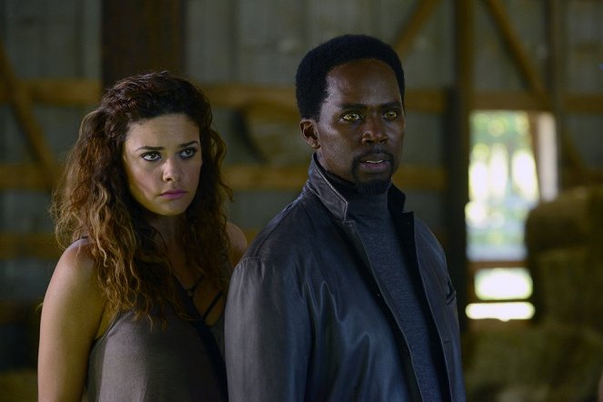 Constantine - Blessed Are the Damned - Photos - Angélica Celaya, Harold Perrineau