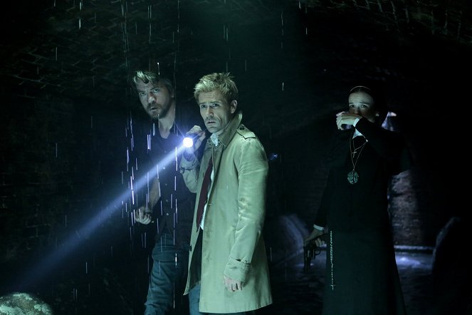 Constantine - The Saint of Last Resorts - Filmfotos - Charles Halford, Matt Ryan, Claire van der Boom