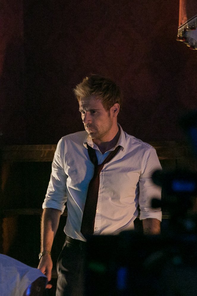 Constantine - A Whole World Out There - Tournage - Matt Ryan