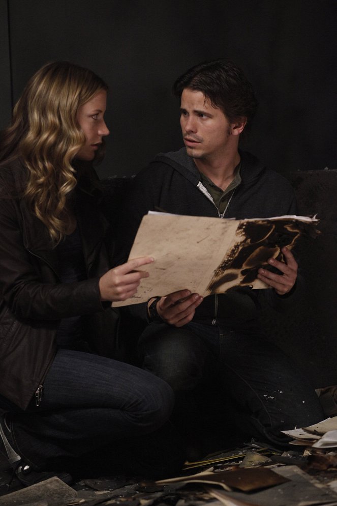 The Event - Everything Will Change - Do filme - Sarah Roemer, Jason Ritter