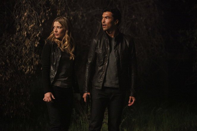 The Event - Us or Them - Do filme - Sarah Roemer, Ian Anthony Dale