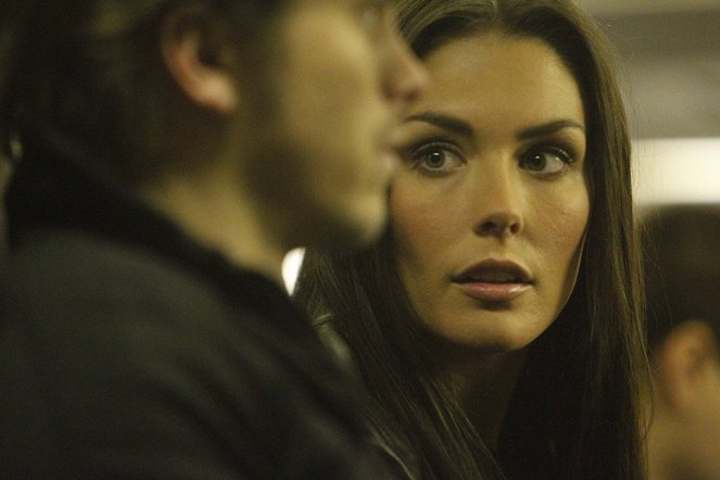 The Event - Us or Them - Van film - Taylor Cole