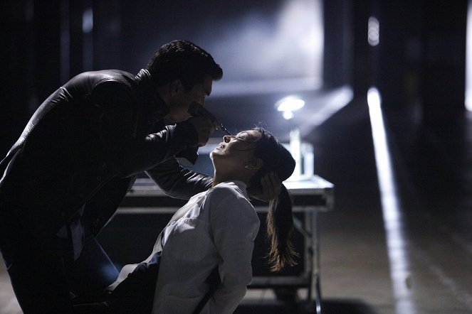 The Event - The Beginning of the End - Filmfotos - Ian Anthony Dale, Alexandra Bokyun Chun