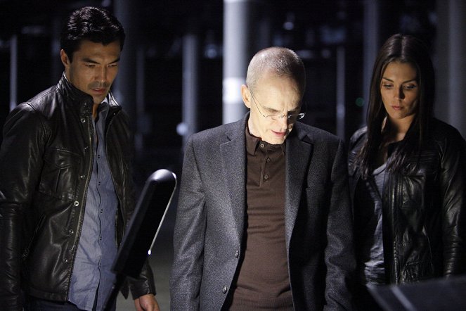 The Event - The Beginning of the End - Photos - Ian Anthony Dale, Željko Ivanek, Taylor Cole