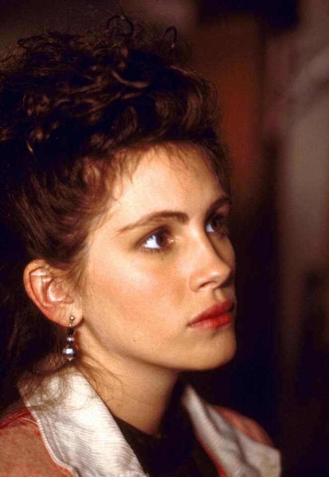 Mystic Pizza - Photos - Julia Roberts