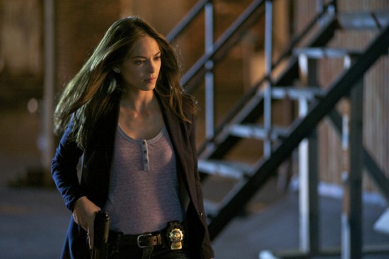 Beauty and the Beast - Season 1 - Proceed with Caution - Photos - Kristin Kreuk