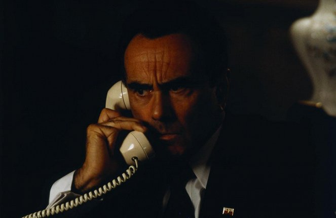 Dick - Do filme - Dan Hedaya