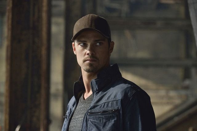 Beauty and the Beast - Who Am I? - Photos - Jay Ryan