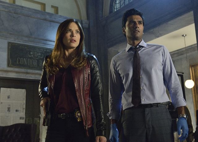 Beauty and the Beast - Father Knows Best - Photos - Kristin Kreuk, Sendhil Ramamurthy