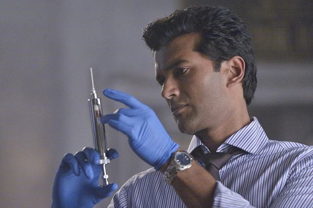Beauty and the Beast - Father Knows Best - Van film - Sendhil Ramamurthy