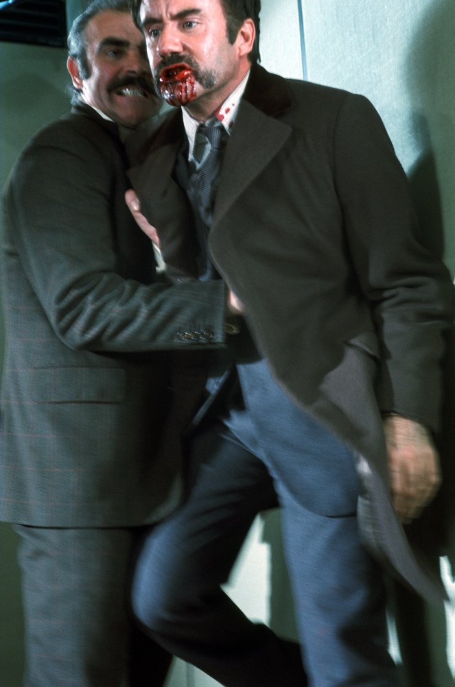 Sein Leben in meiner Gewalt - Filmfotos - Sean Connery, Ian Bannen