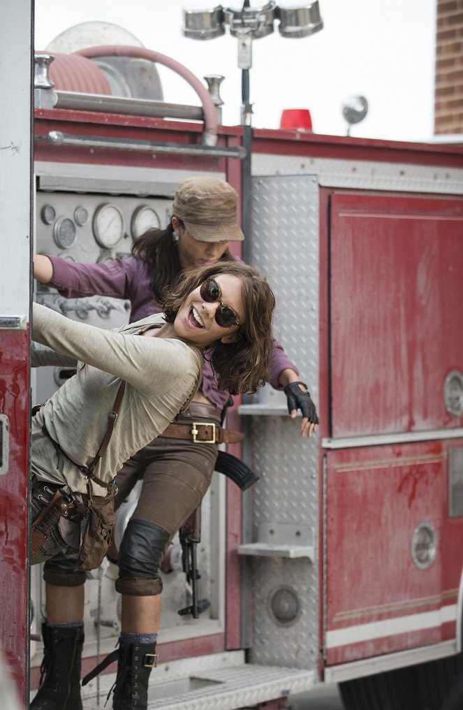 The Walking Dead - Season 5 - Self Help - Making of - Lauren Cohan, Christian Serratos