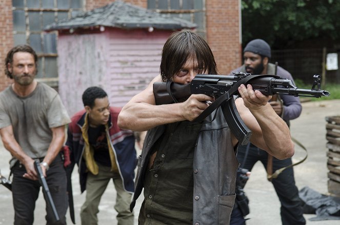 The Walking Dead - Crossed - Photos - Andrew Lincoln, Tyler James Williams, Norman Reedus, Chad L. Coleman