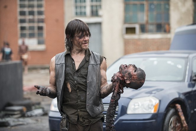 The Walking Dead - Season 5 - Caminhos cruzados - De filmagens - Norman Reedus