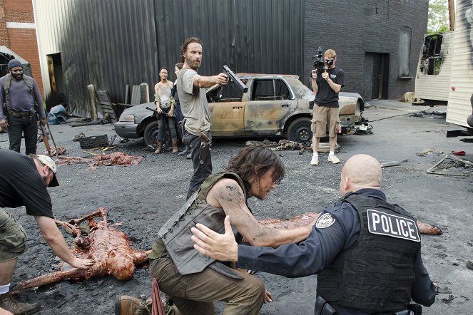 The Walking Dead - Croix - Tournage - Chad L. Coleman, Andrew Lincoln, Norman Reedus